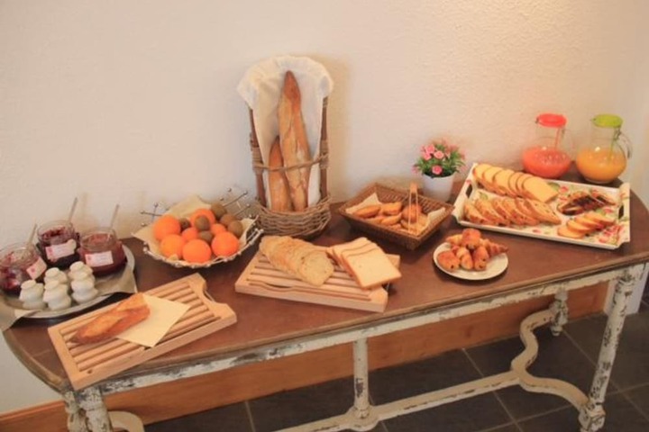 Dining 36 of 79