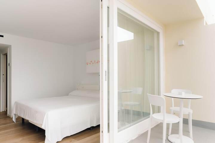 Room 10 of 30