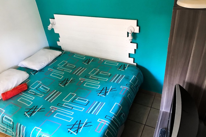 Room 16 of 37