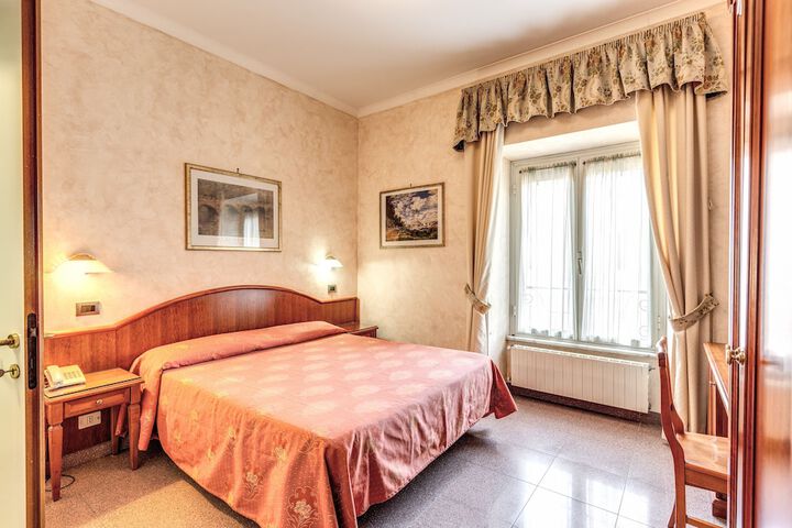 Room 6 of 46