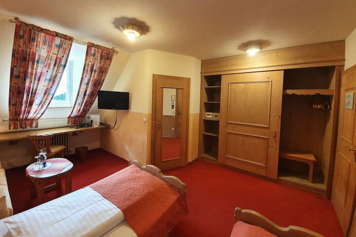 Room 11 of 67