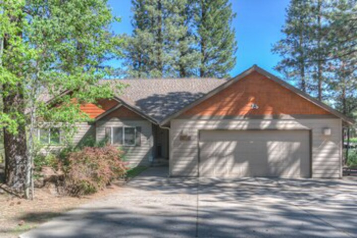 Upland Road 17051 in Bend, OR