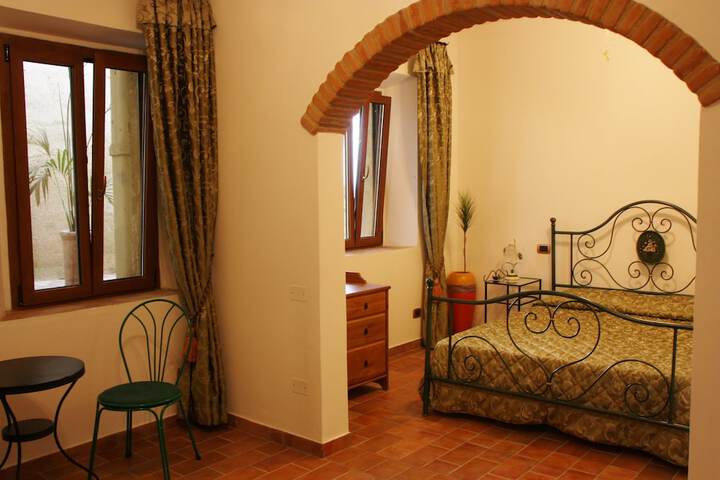 Room 4 of 31