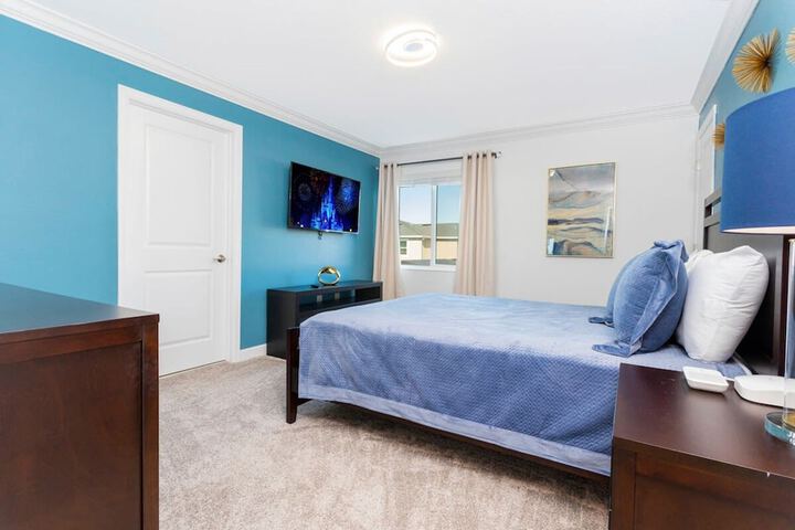 Room 35 of 84