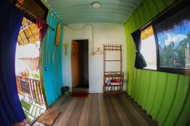 Room 37 of 74