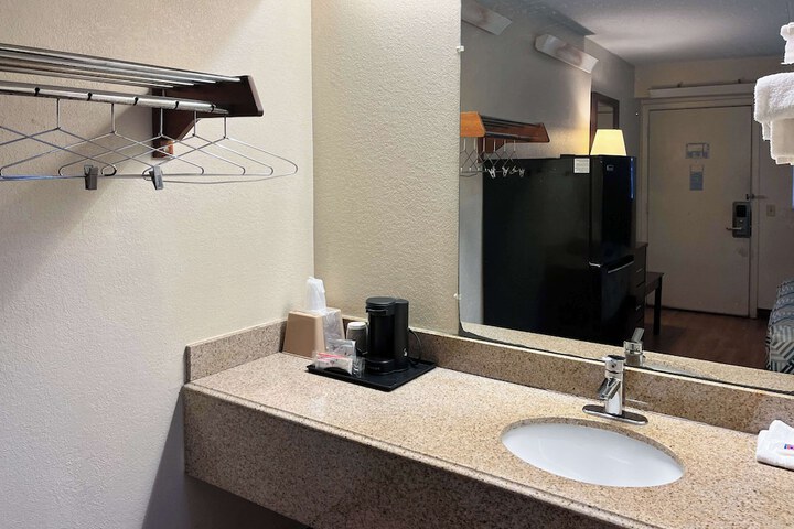 Room 11 of 12