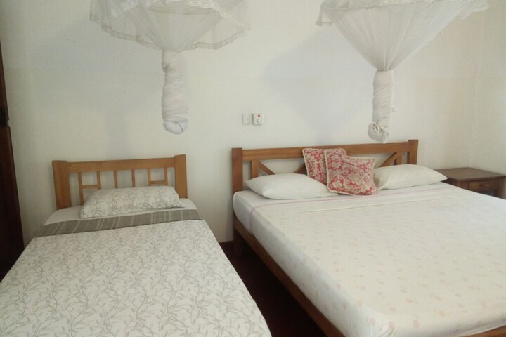 Room 10 of 51