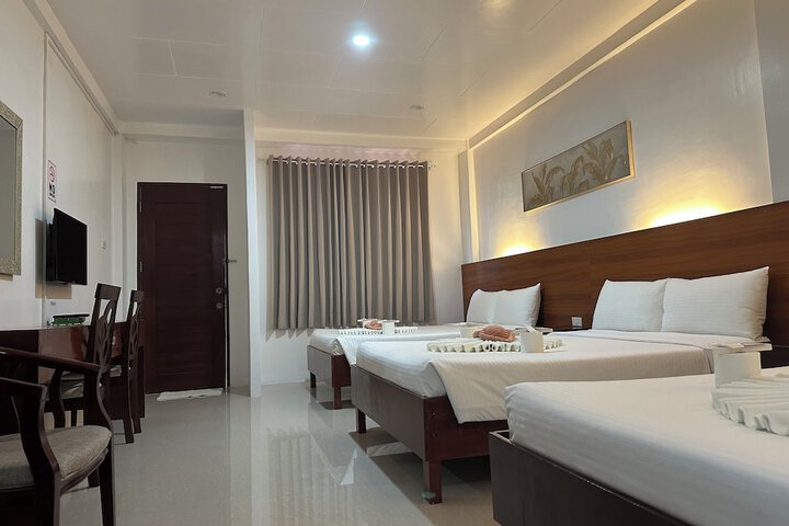 Room 13 of 36