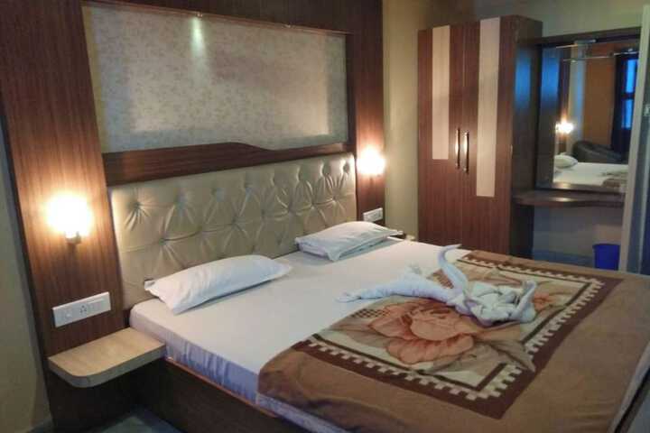 Room 10 of 26