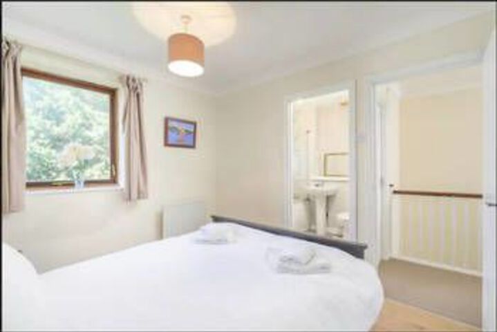 Room 9 of 19