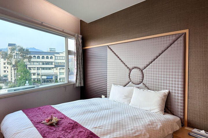 Room 14 of 60