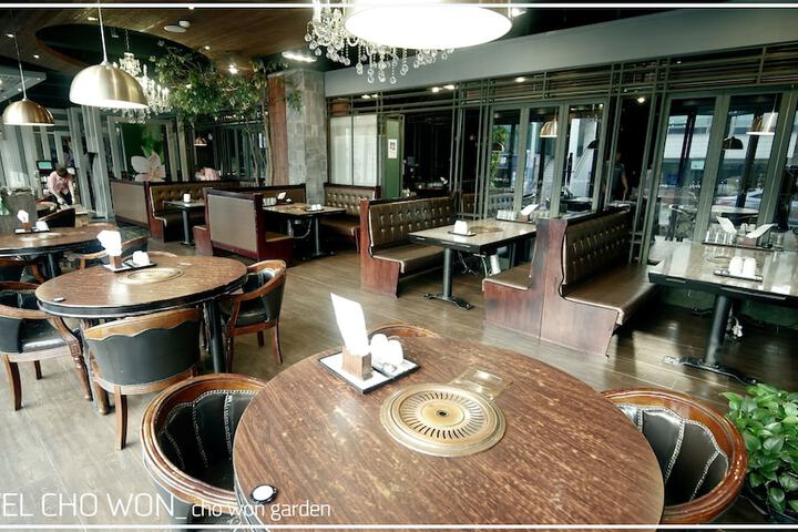 Dining 96 of 127