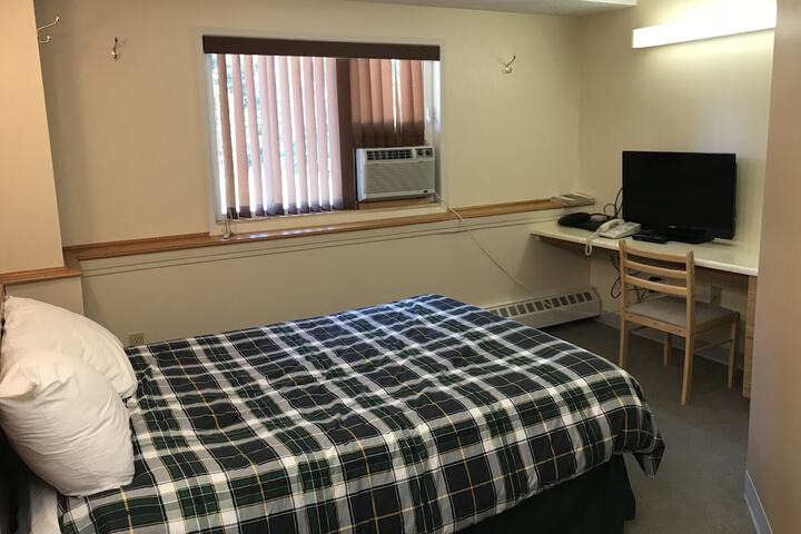 Room 13 of 98