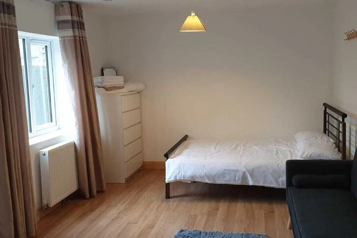Room 4 of 11