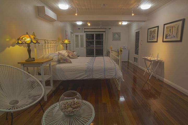 Room 2 of 40
