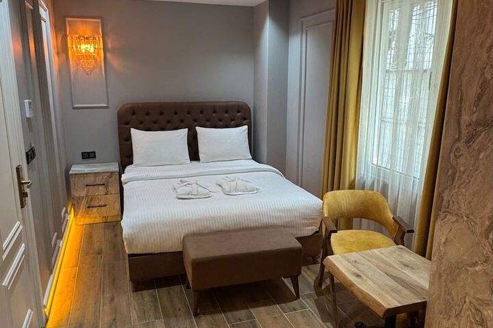 Room 11 of 45