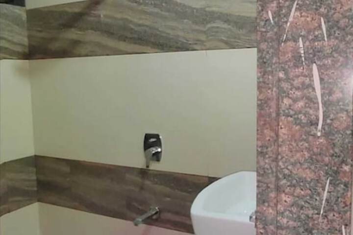 Room 17 of 23