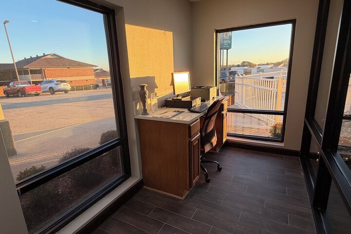 Business Center 36 of 42