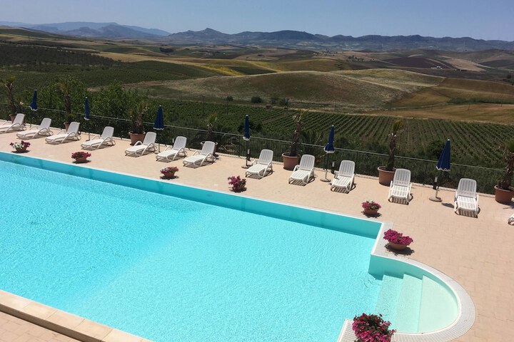 Agriturismo Sirignano Wine Resort in Monreale