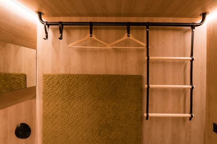 Room 43 of 118