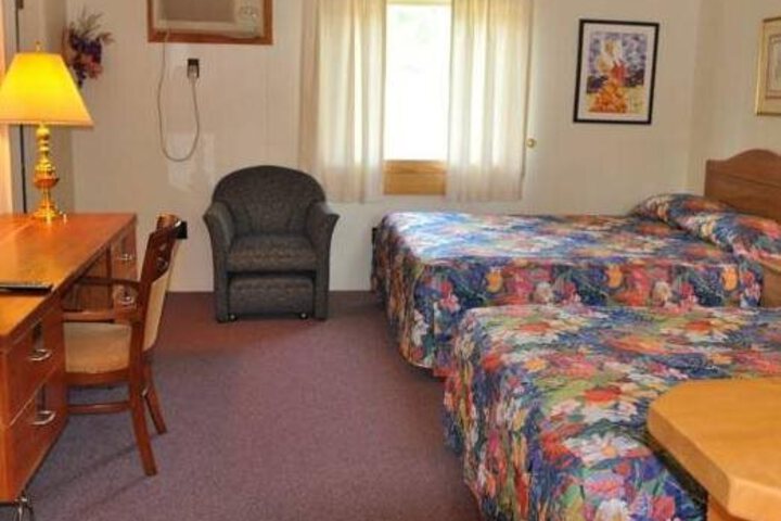 TURNPIKE MOTEL