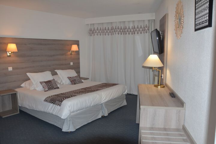Room 8 of 32