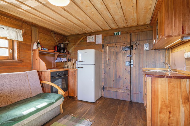 Room 8 of 21