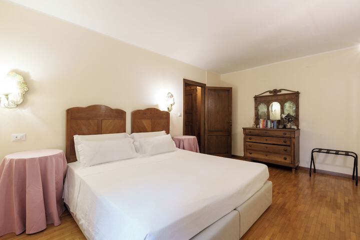 Room 15 of 73