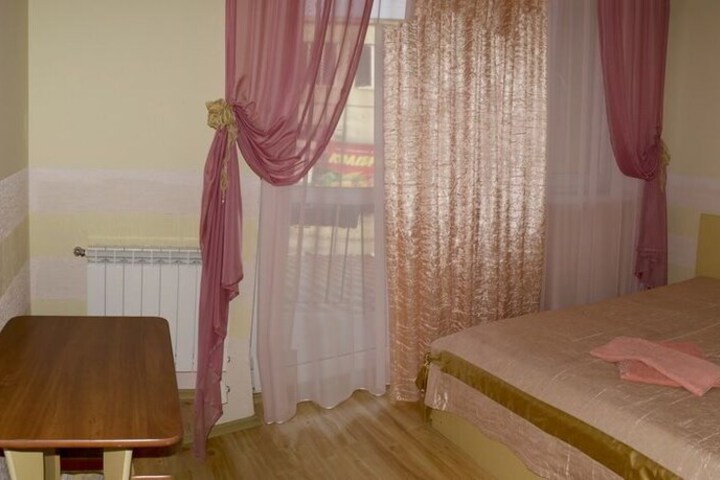 Room 5 of 60