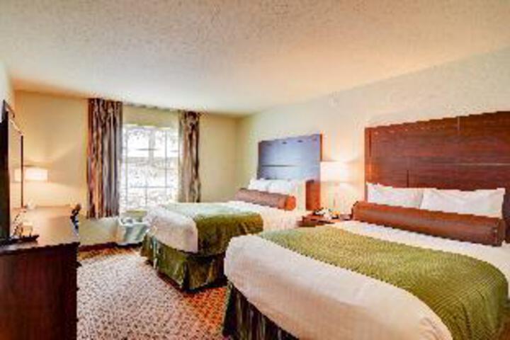 Quadruple Accessible Queen Size Bed