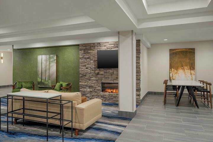 Lobby lounge