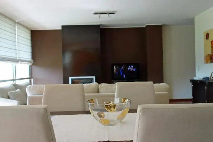Room 3 of 16