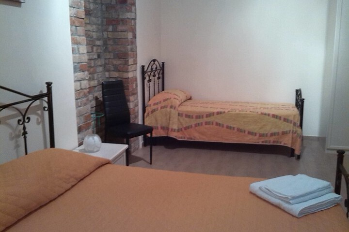 Room 10 of 37