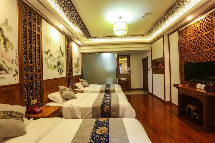 Room 3 of 27
