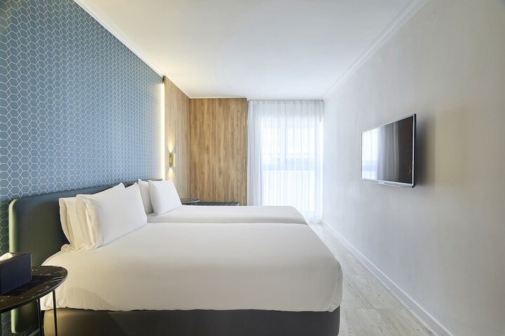 Room 16 of 36