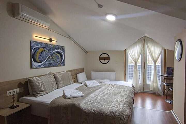 Room 7 of 48