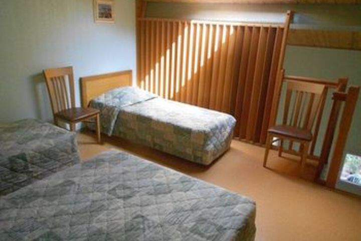 Room 4 of 14
