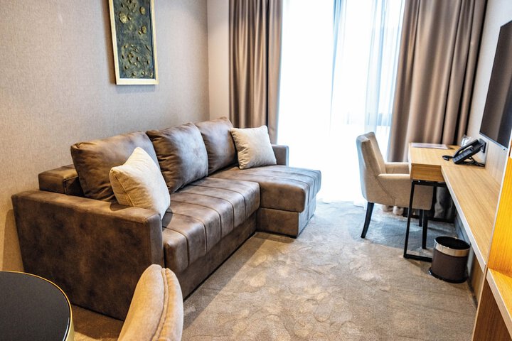 Room 21 of 80