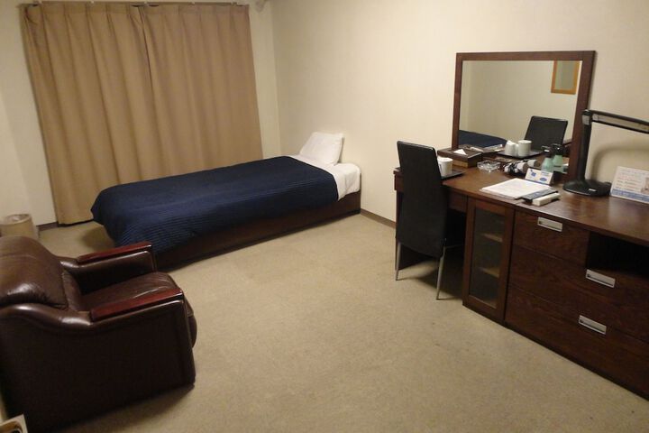 Room 8 of 23