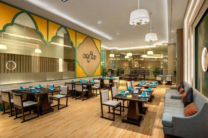 Dining 50 of 76