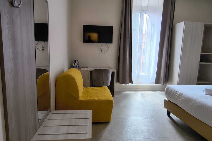 Room 14 of 18