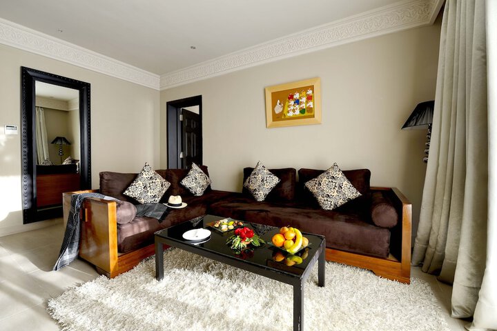 Room 18 of 48
