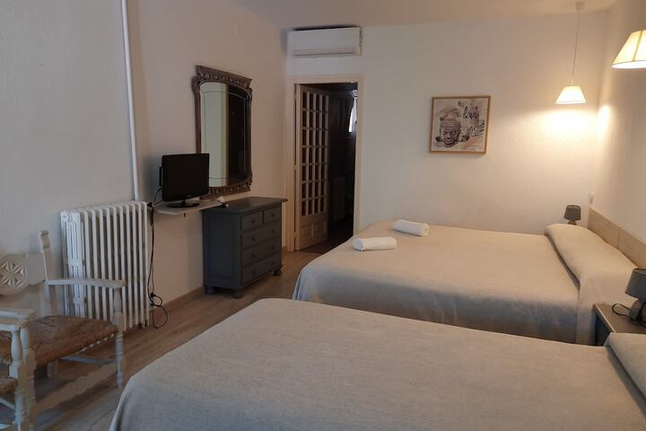 Room 7 of 61