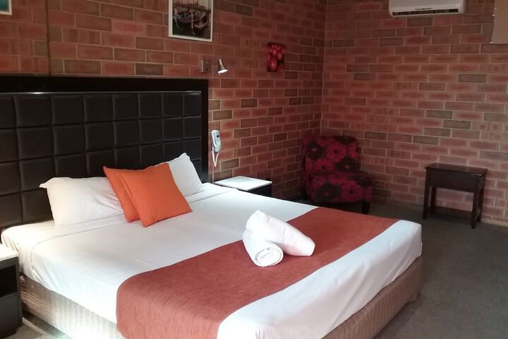 Room 8 of 36