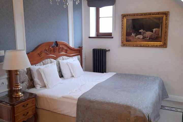 Room 12 of 60