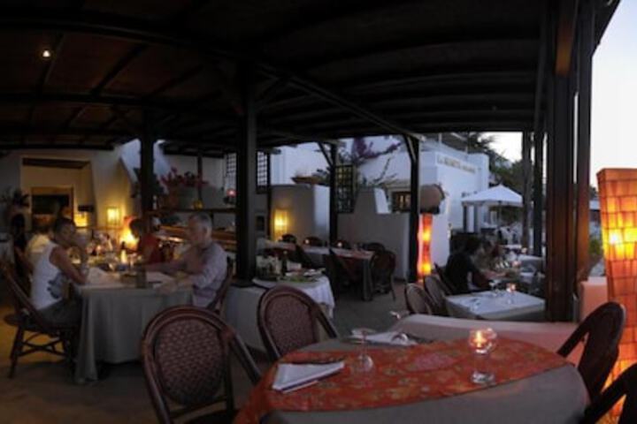 Dining 22 of 48