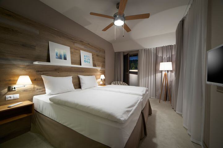 Room 15 of 115