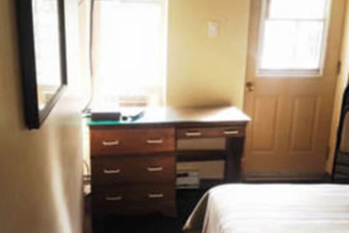 Room 14 of 33
