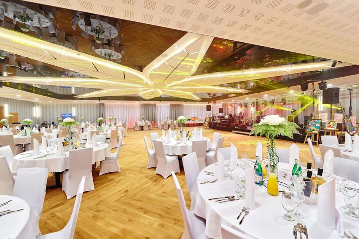 Ballroom/Hall 53 of 73