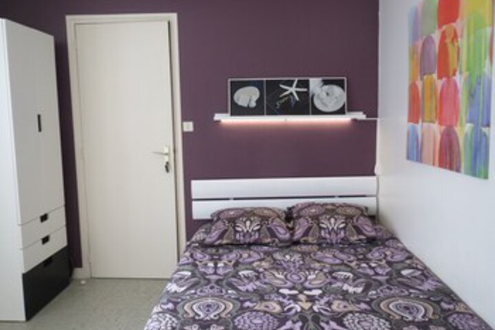 Room 42 of 65